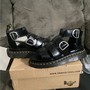 Dr Martens Mackaye size 7 unisex